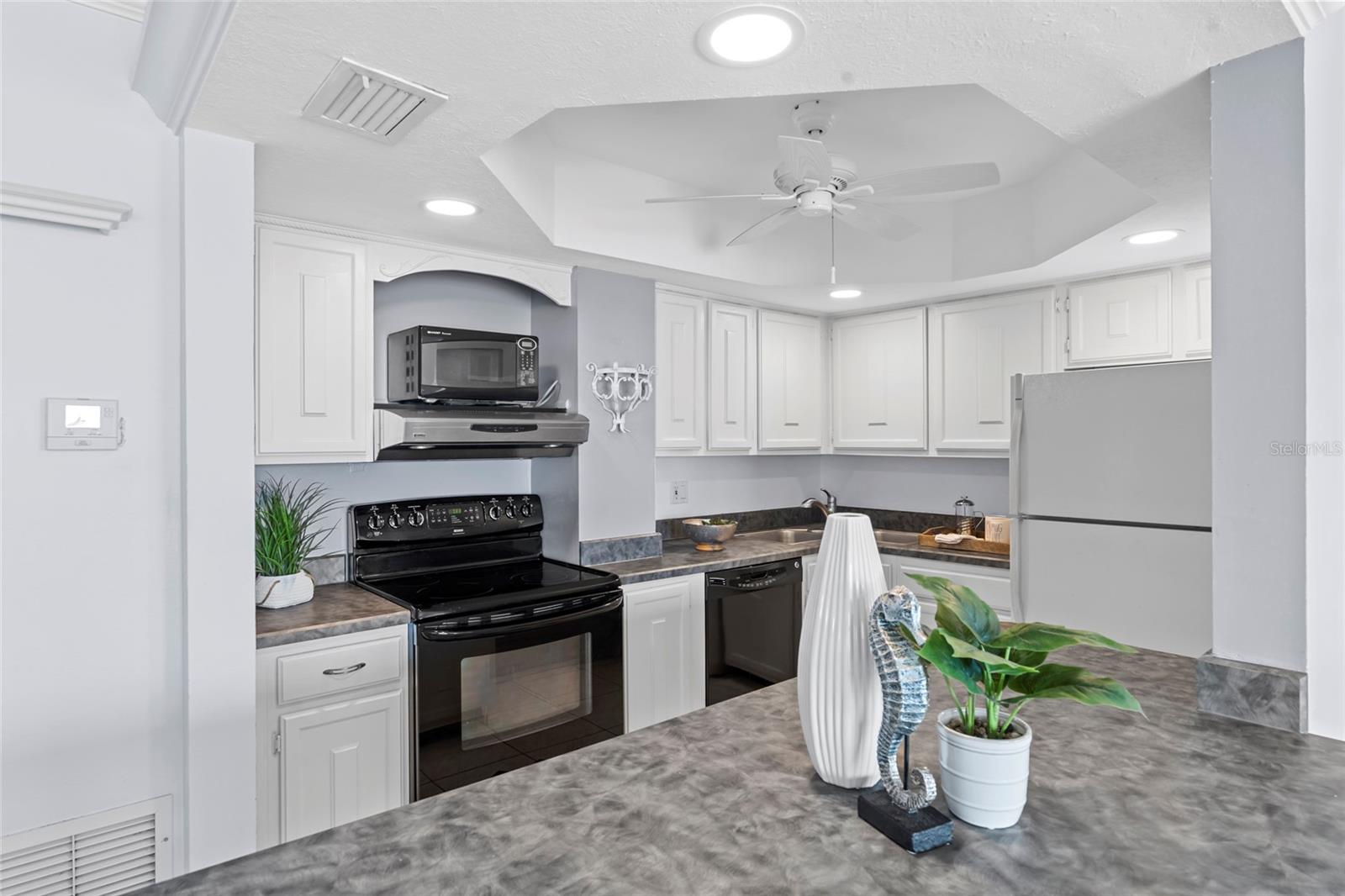 Image 5 of 23 For 4900 Brittany Drive S 1414