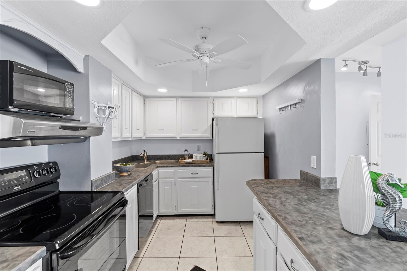 Image 6 of 23 For 4900 Brittany Drive S 1414