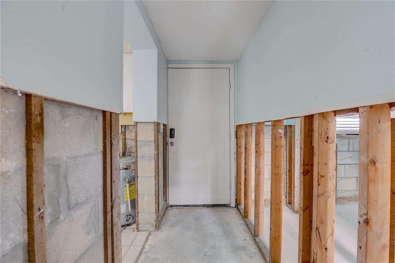 Listing photo id 16 for 8440 Old Post Road 104