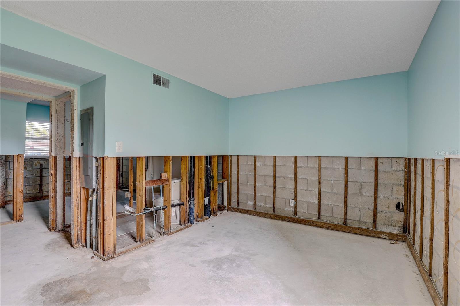 Listing photo id 21 for 8440 Old Post Road 104