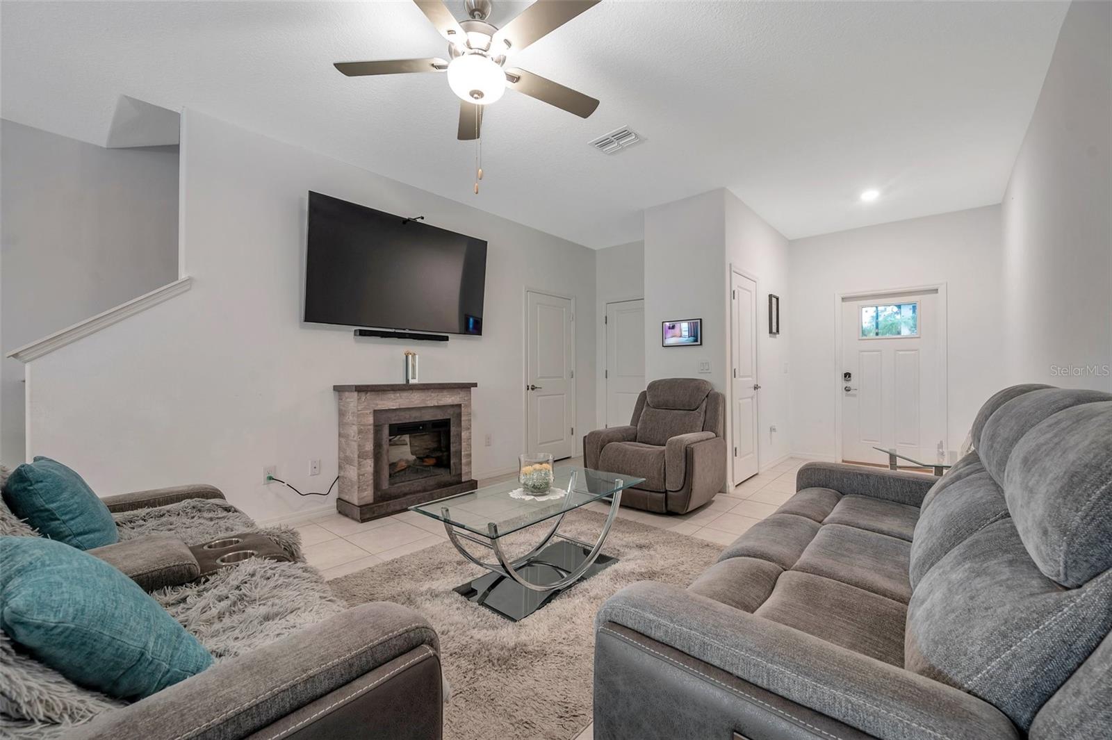 Image 4 of 60 For 2574 Charlan Court