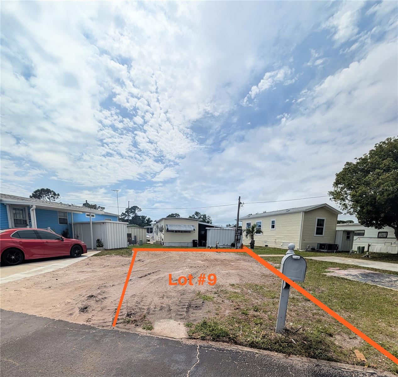 Listing photo id 0 for 7801 34th Avenue N 9