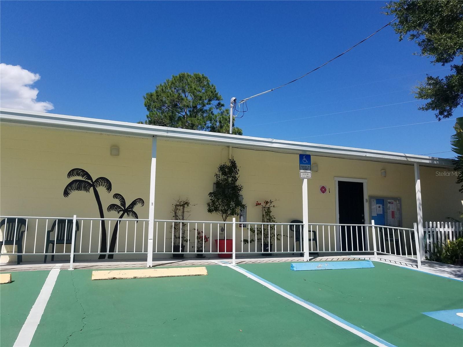 Listing photo id 7 for 7801 34th Avenue N 9