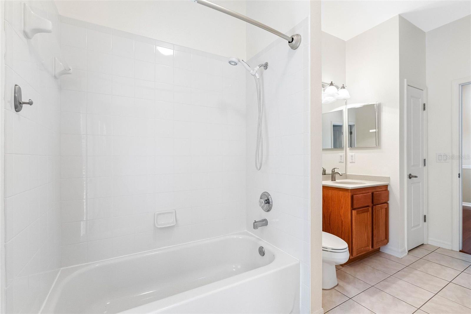 Image 33 of 57 For 16522 Ivy Lake Drive