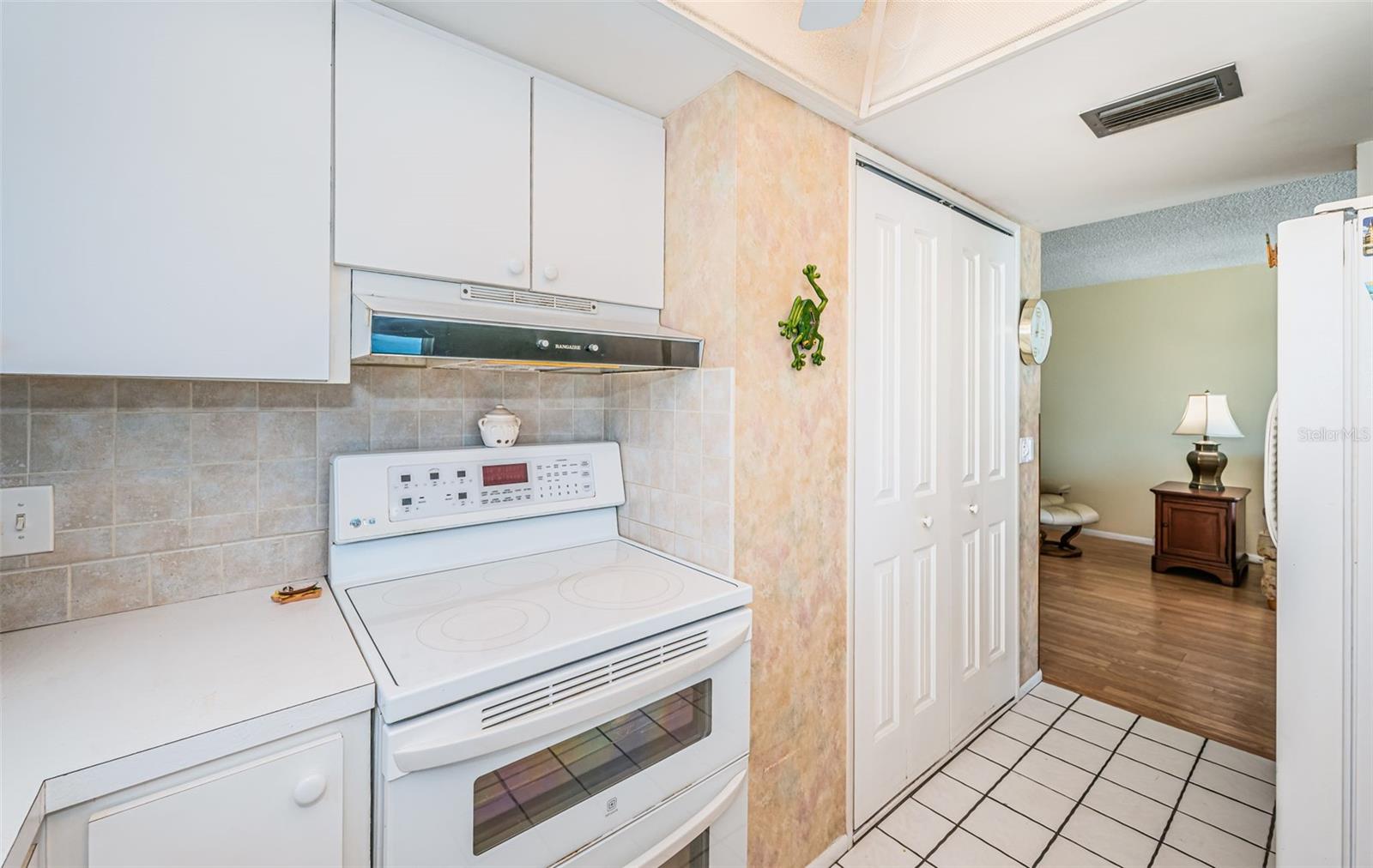 Image 18 of 85 For 18650 Gulf Boulevard 601