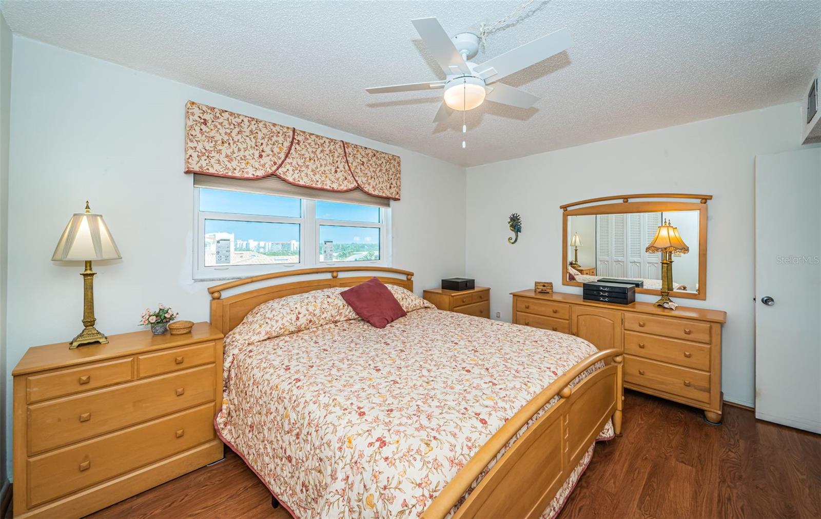 Image 21 of 85 For 18650 Gulf Boulevard 601