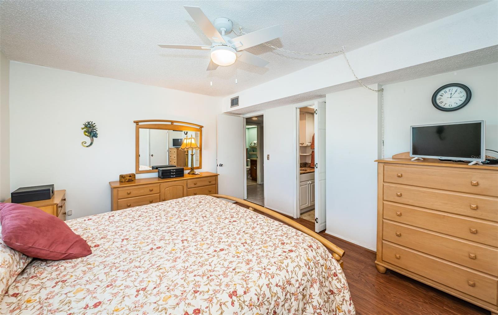 Image 22 of 85 For 18650 Gulf Boulevard 601