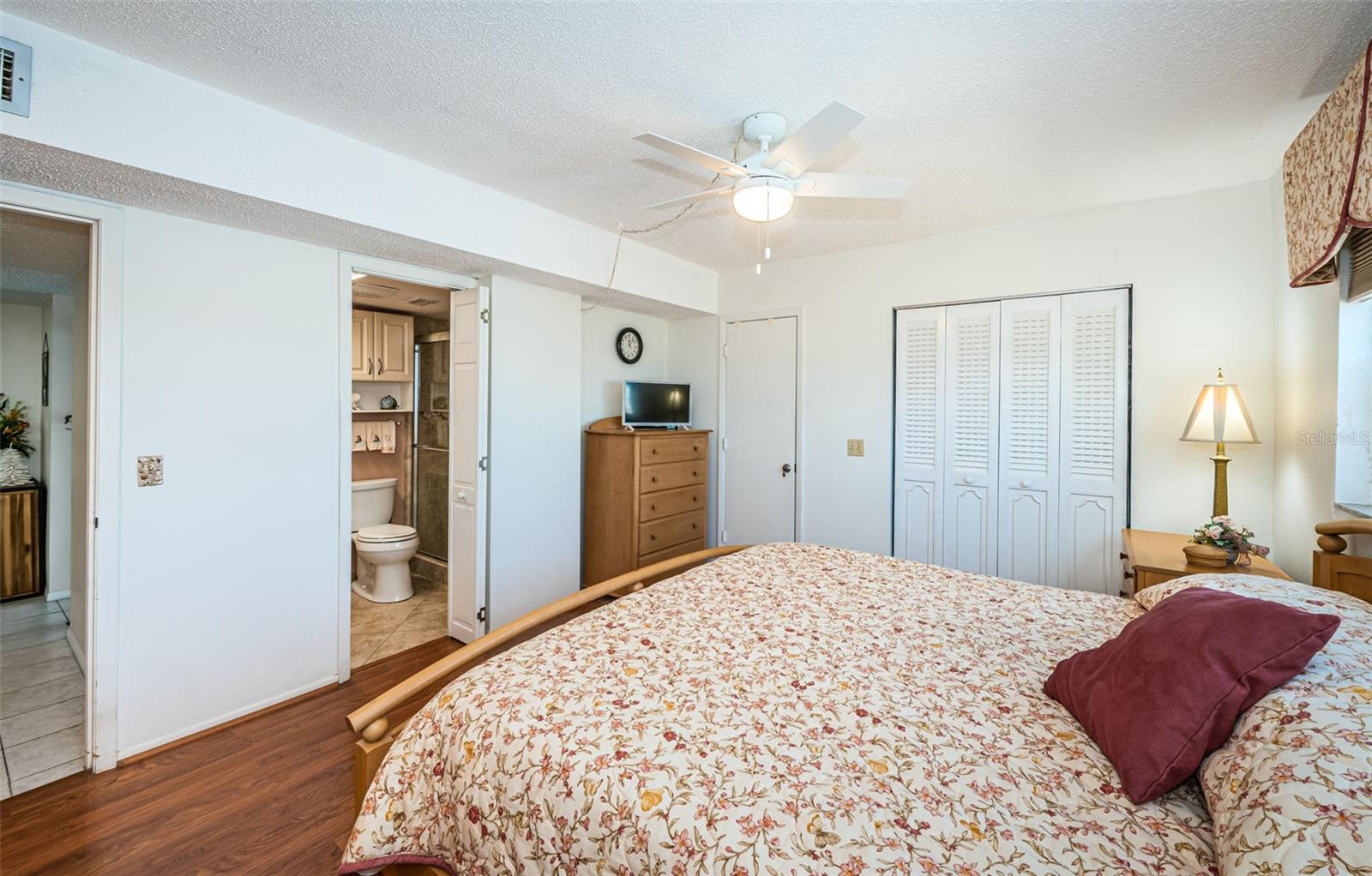 Image 23 of 85 For 18650 Gulf Boulevard 601