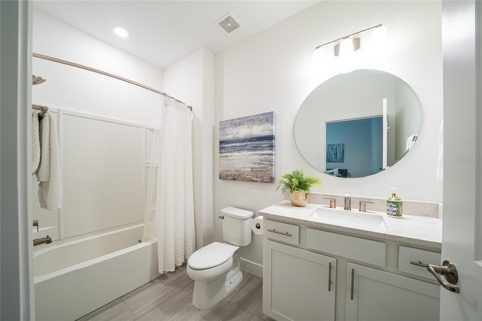 Listing photo id 11 for 5597 Bay Tide Court