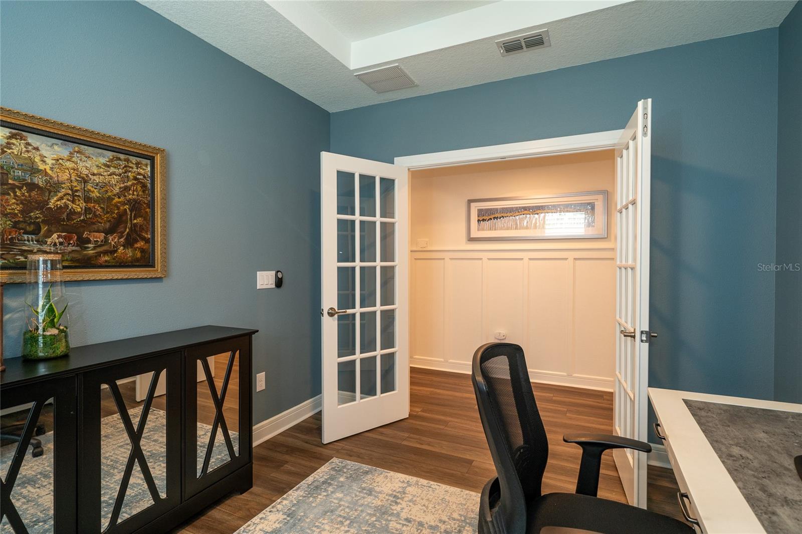 Listing photo id 25 for 5597 Bay Tide Court