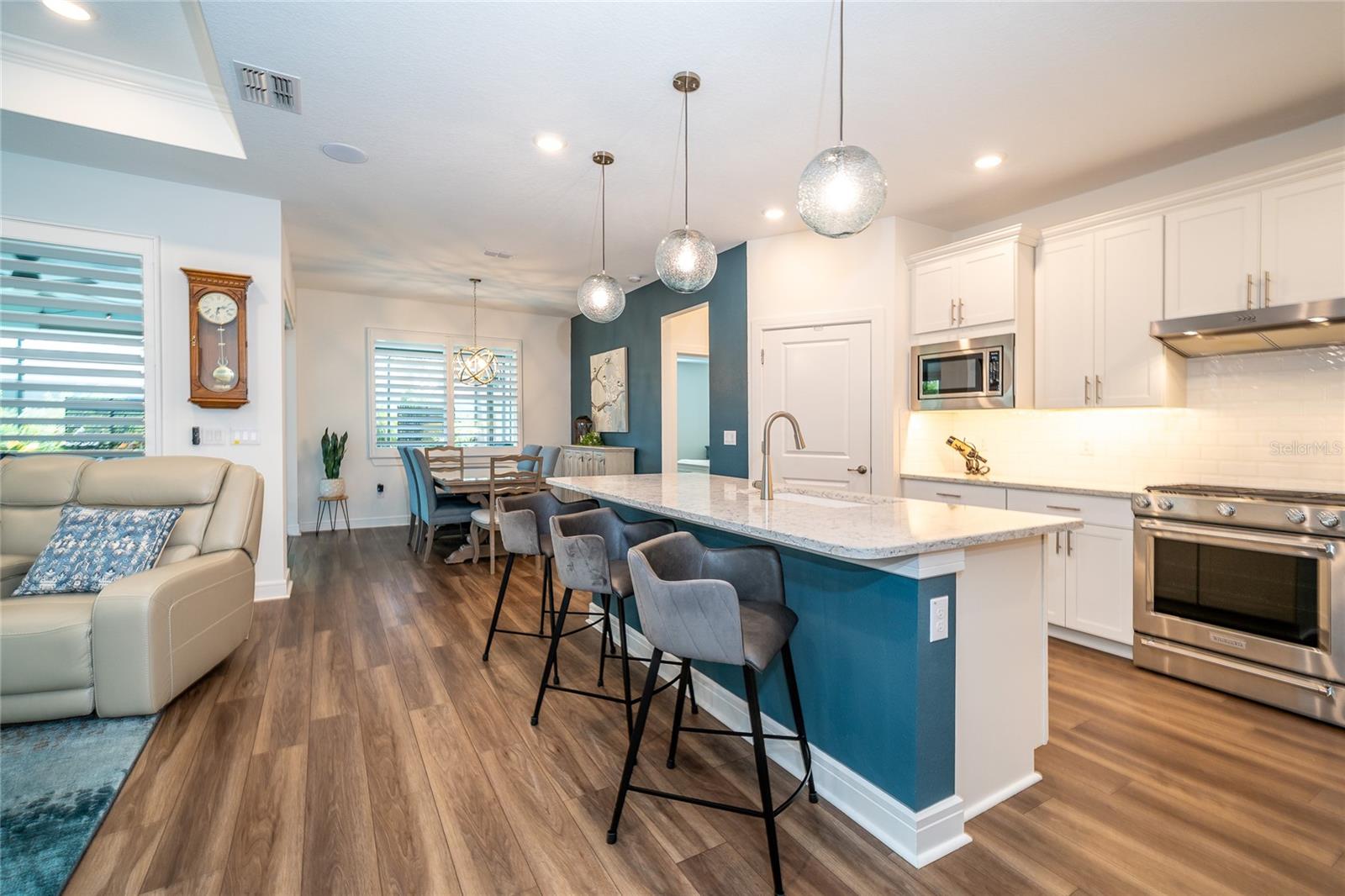 Listing photo id 28 for 5597 Bay Tide Court