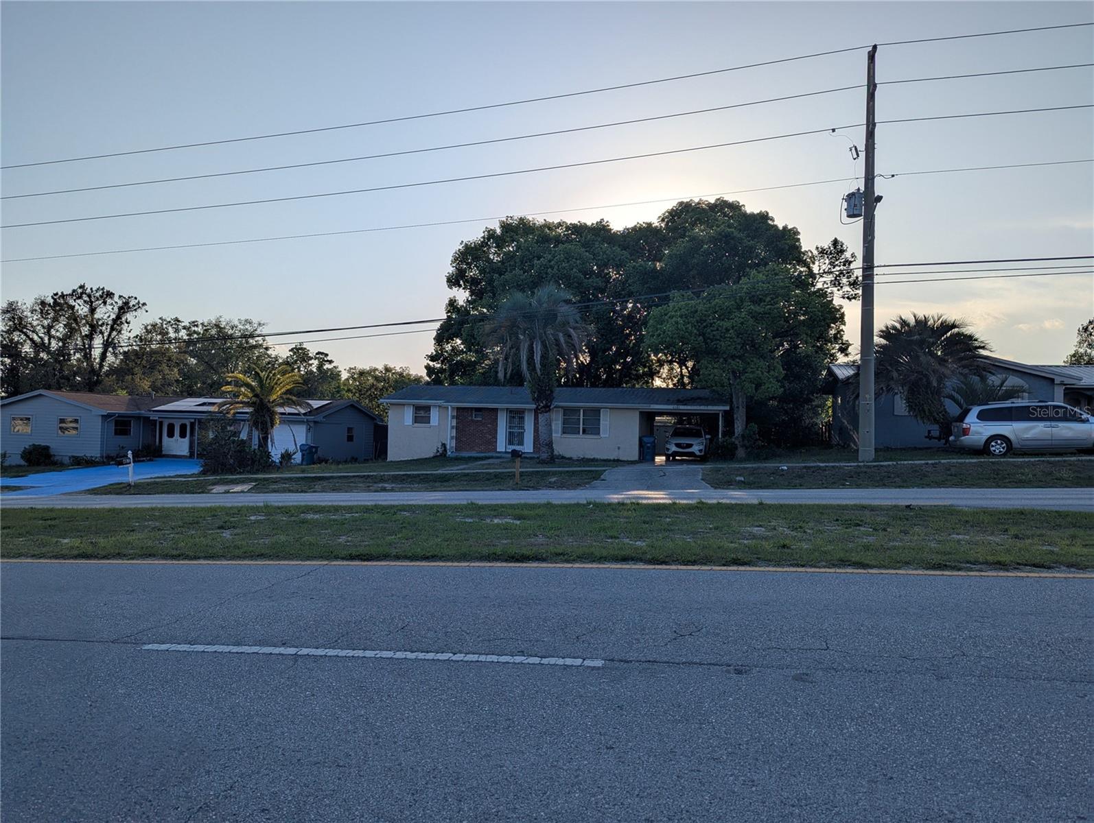 Listing photo id 0 for 4581 Deltona Boulevard