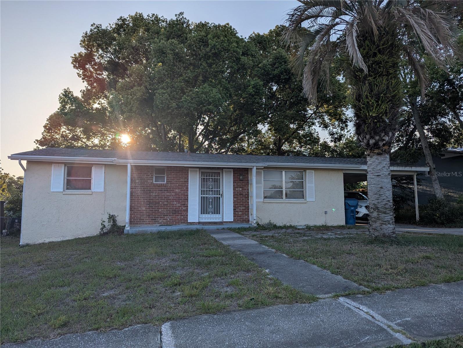 Listing photo id 4 for 4581 Deltona Boulevard
