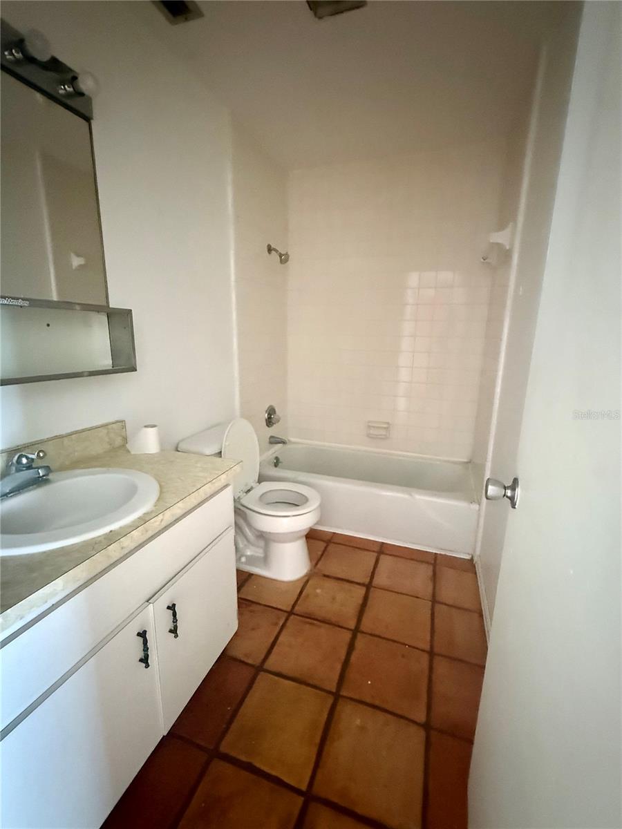 Image 7 of 19 For 1550 11th Street Ne G8