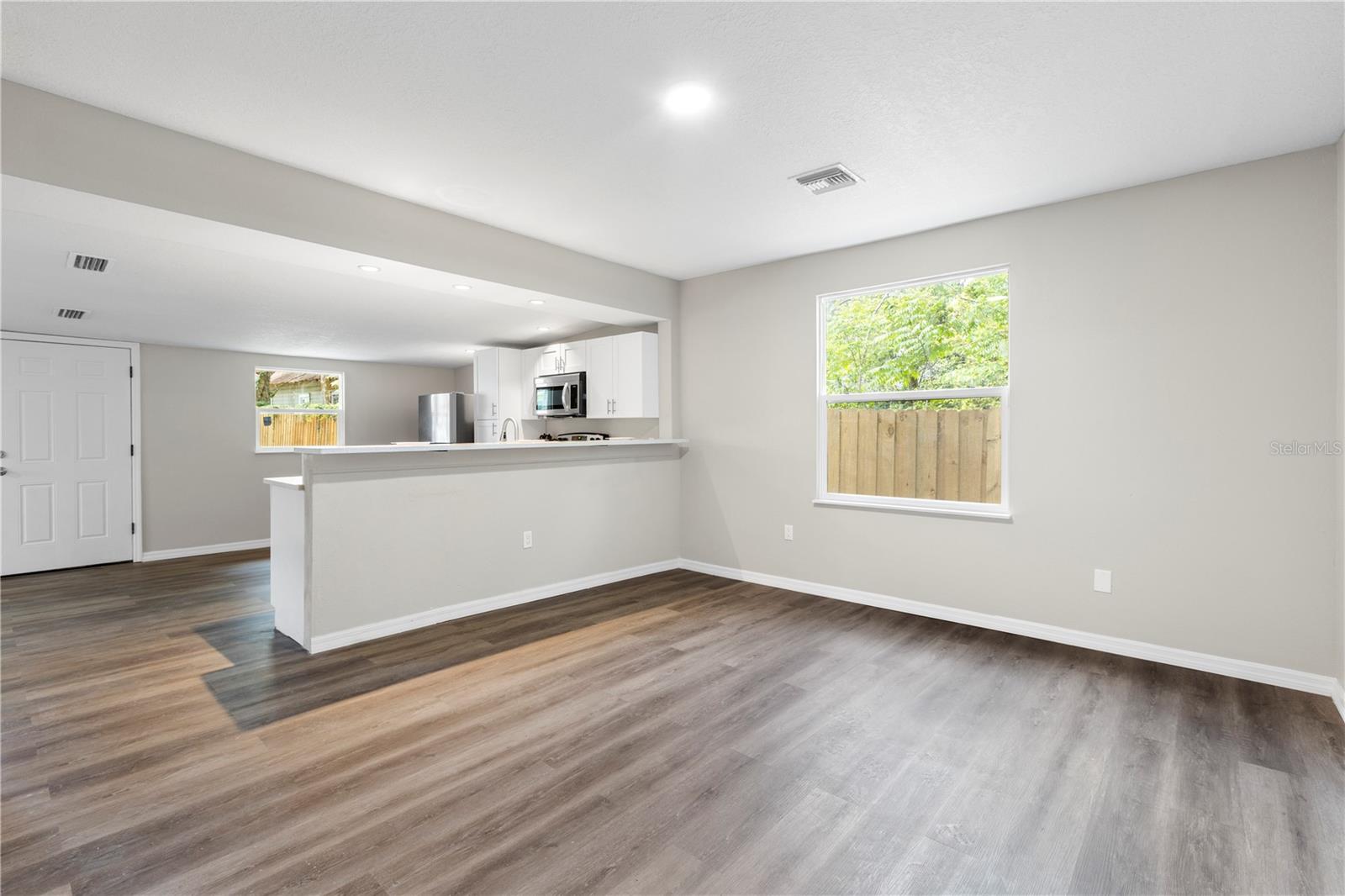 Image 10 of 30 For 37401 Magnolia Avenue