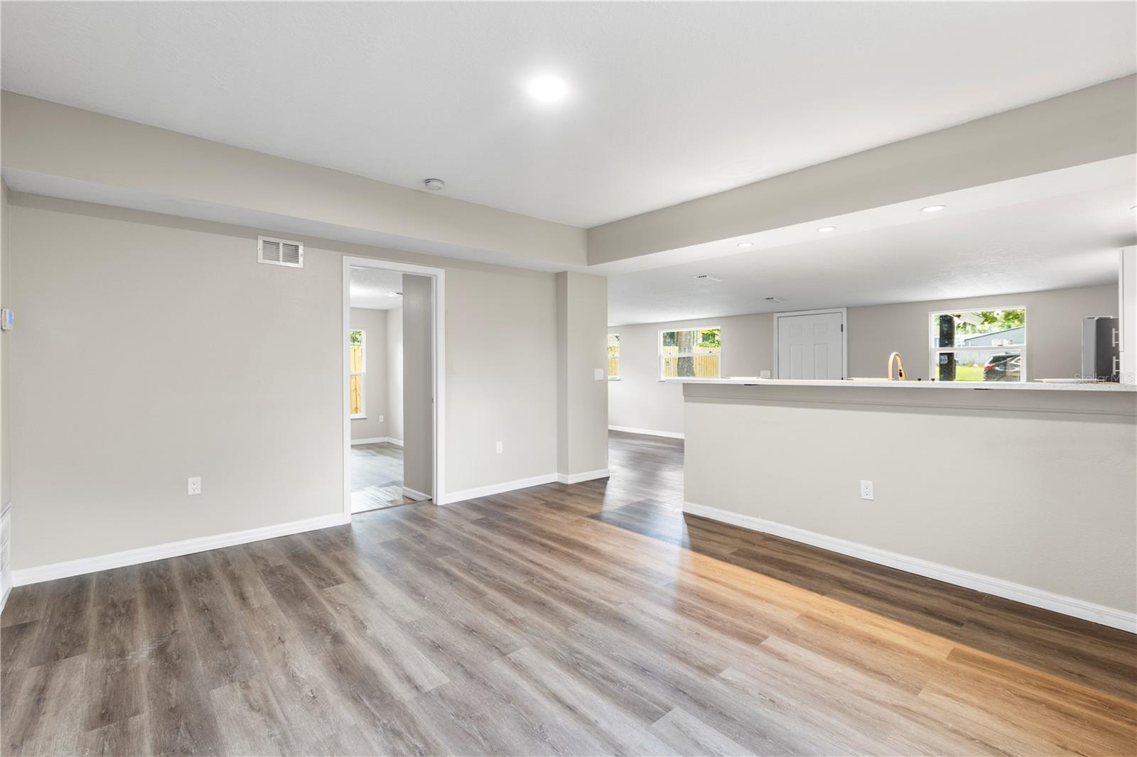 Image 11 of 30 For 37401 Magnolia Avenue