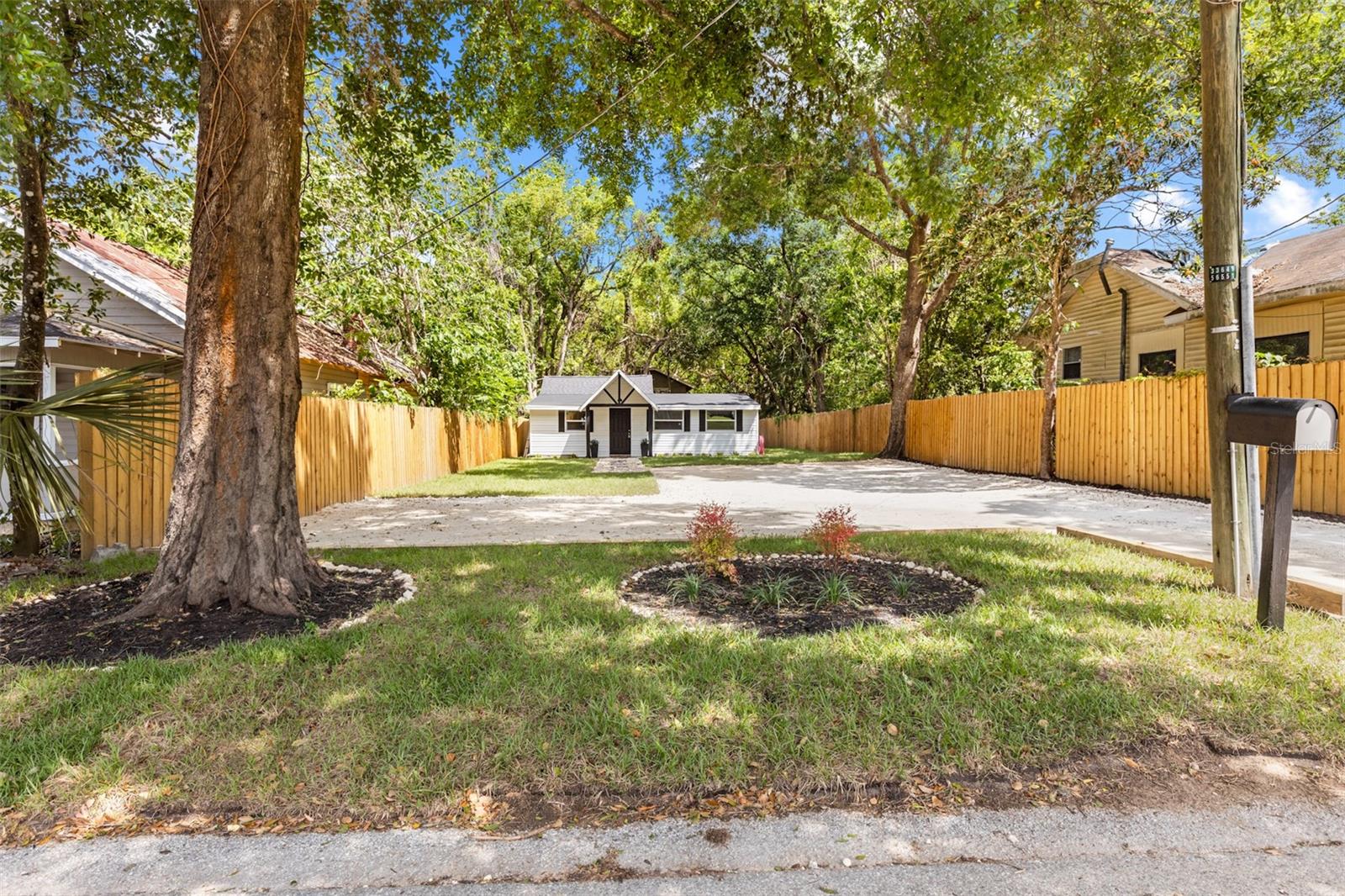 Image 3 of 30 For 37401 Magnolia Avenue