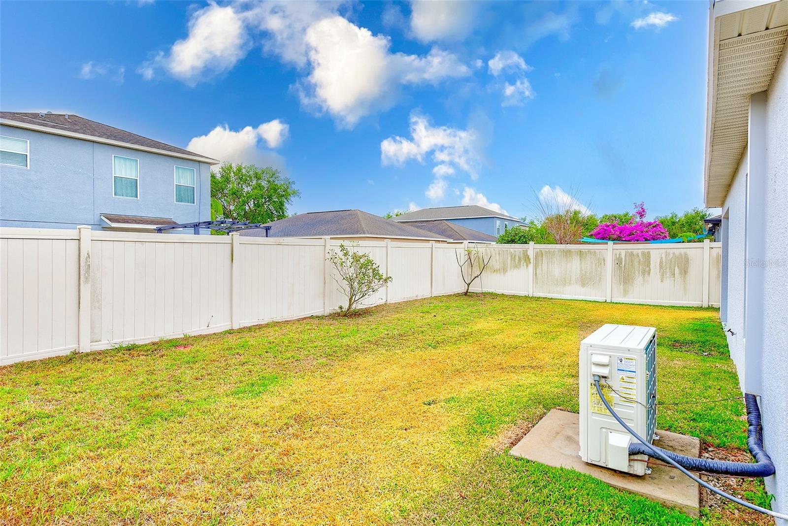 Image 24 of 37 For 15410 Quail Woods Place