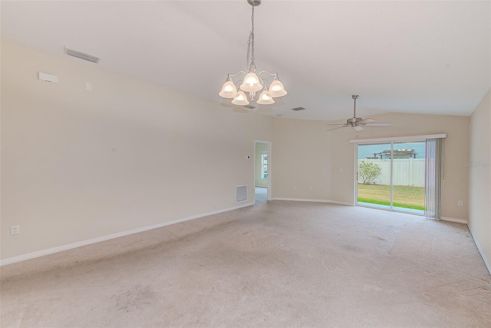 Image 5 of 37 For 15410 Quail Woods Place