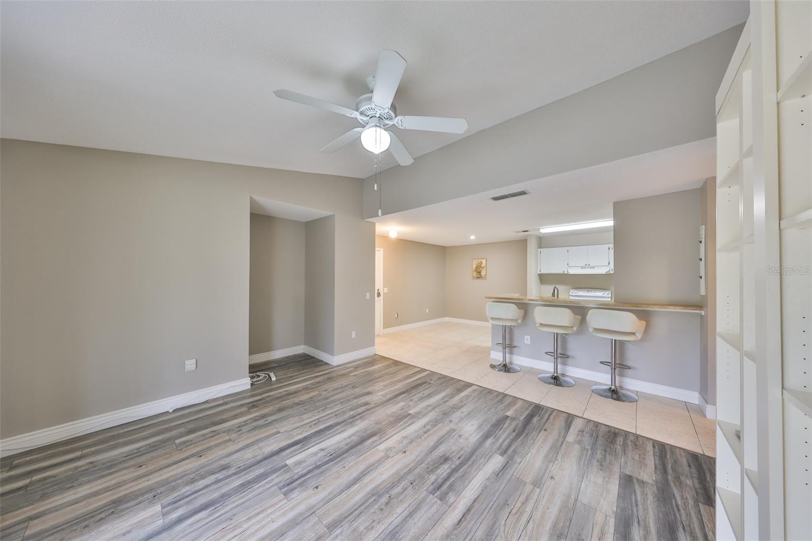 Image 12 of 36 For 9481 Highland Oak Drive 1206