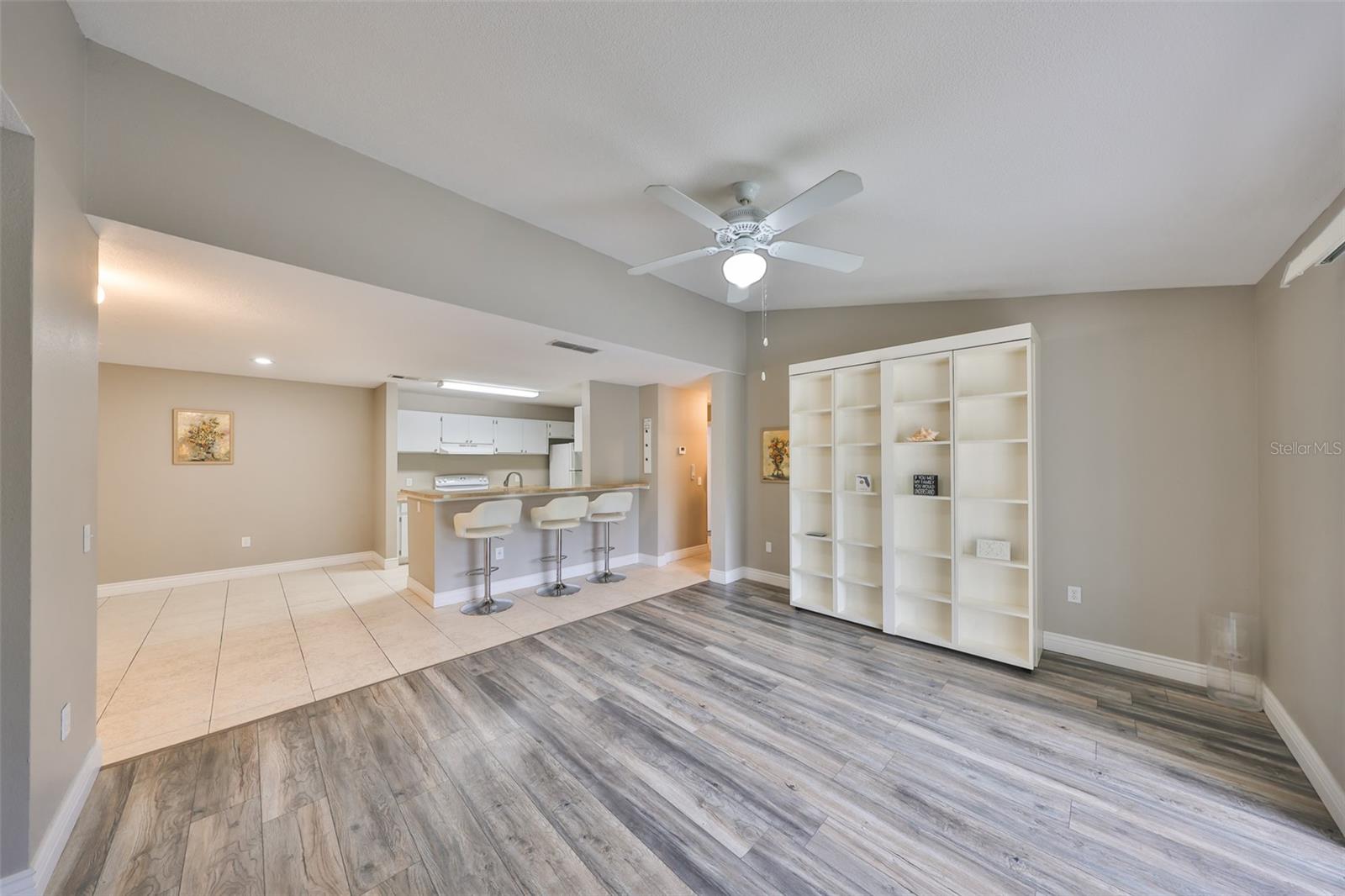 Image 13 of 36 For 9481 Highland Oak Drive 1206