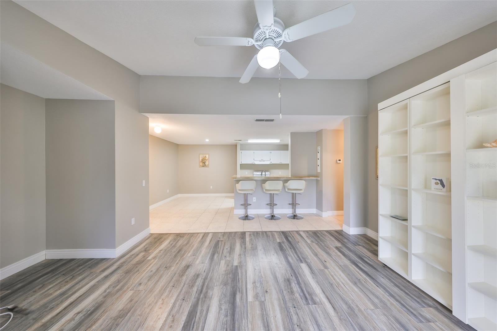 Image 14 of 36 For 9481 Highland Oak Drive 1206
