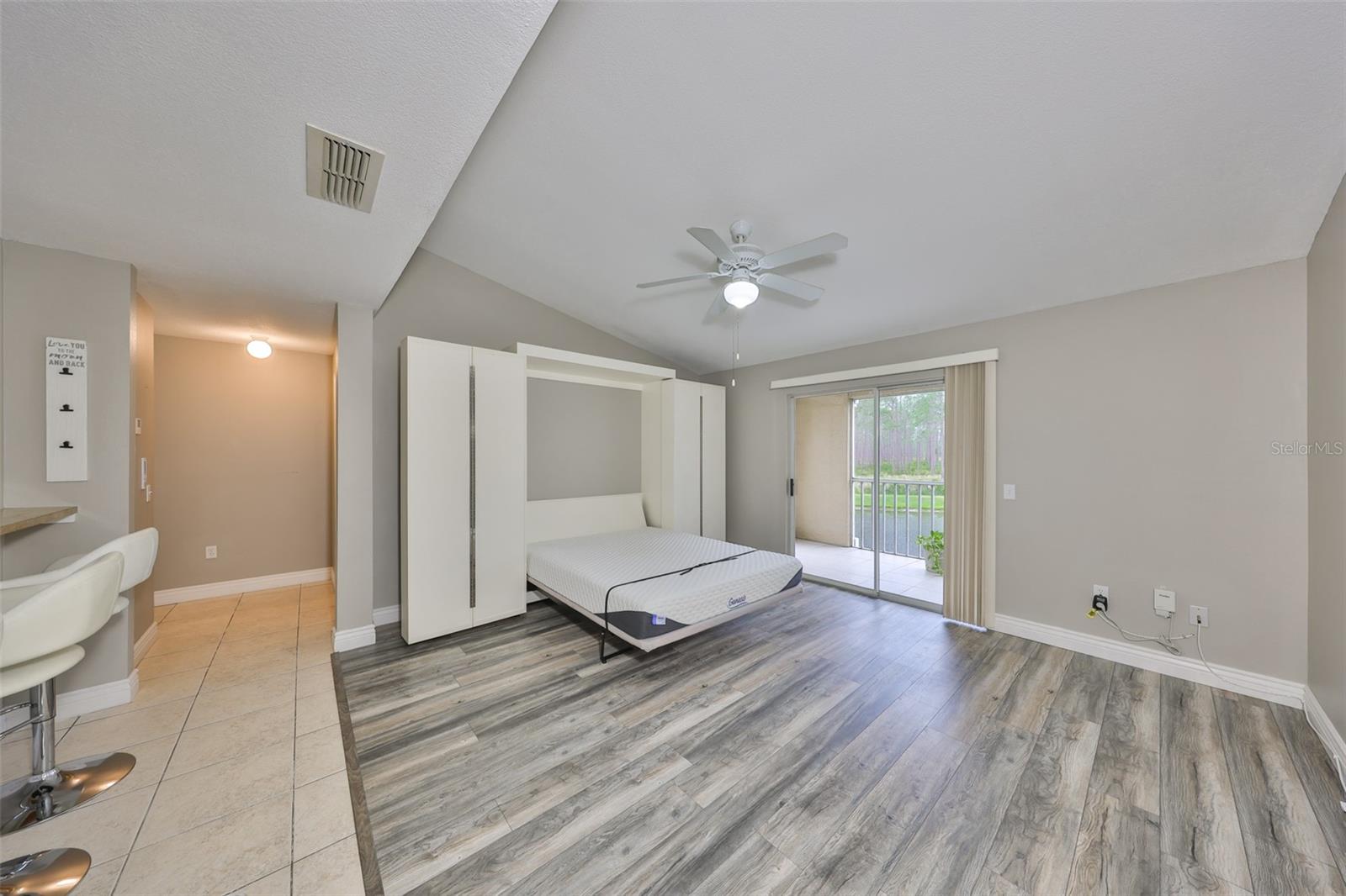 Image 17 of 36 For 9481 Highland Oak Drive 1206