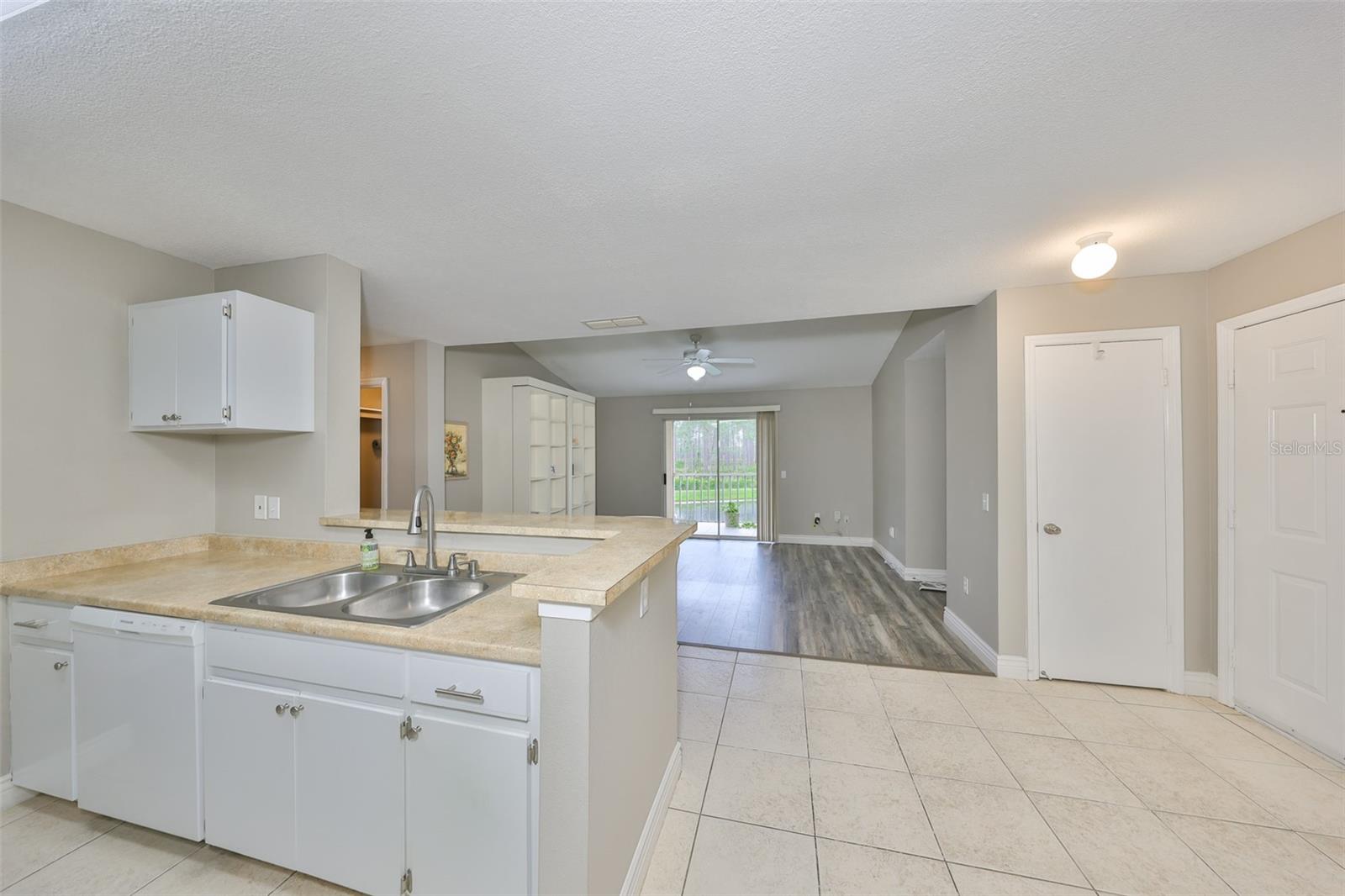 Image 9 of 36 For 9481 Highland Oak Drive 1206