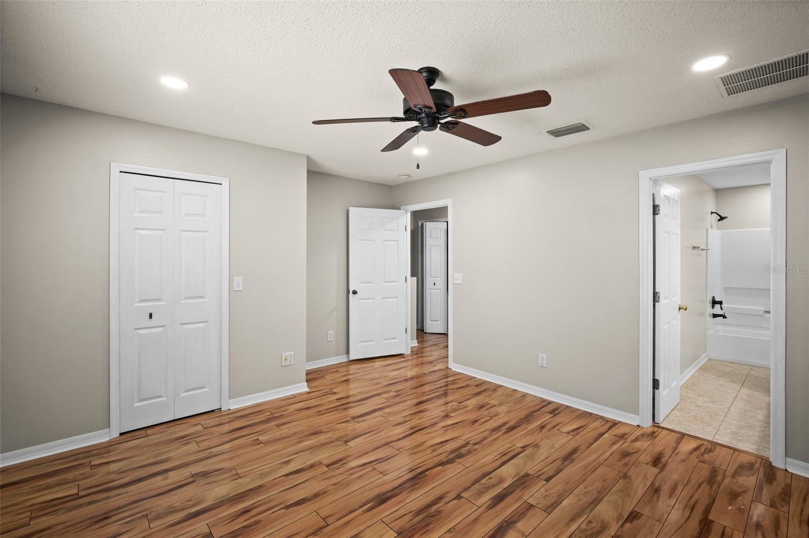 Image 21 of 44 For 4535 Winding River Way