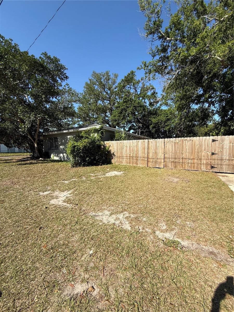 Image 16 of 16 For 2401 15th Avenue S
