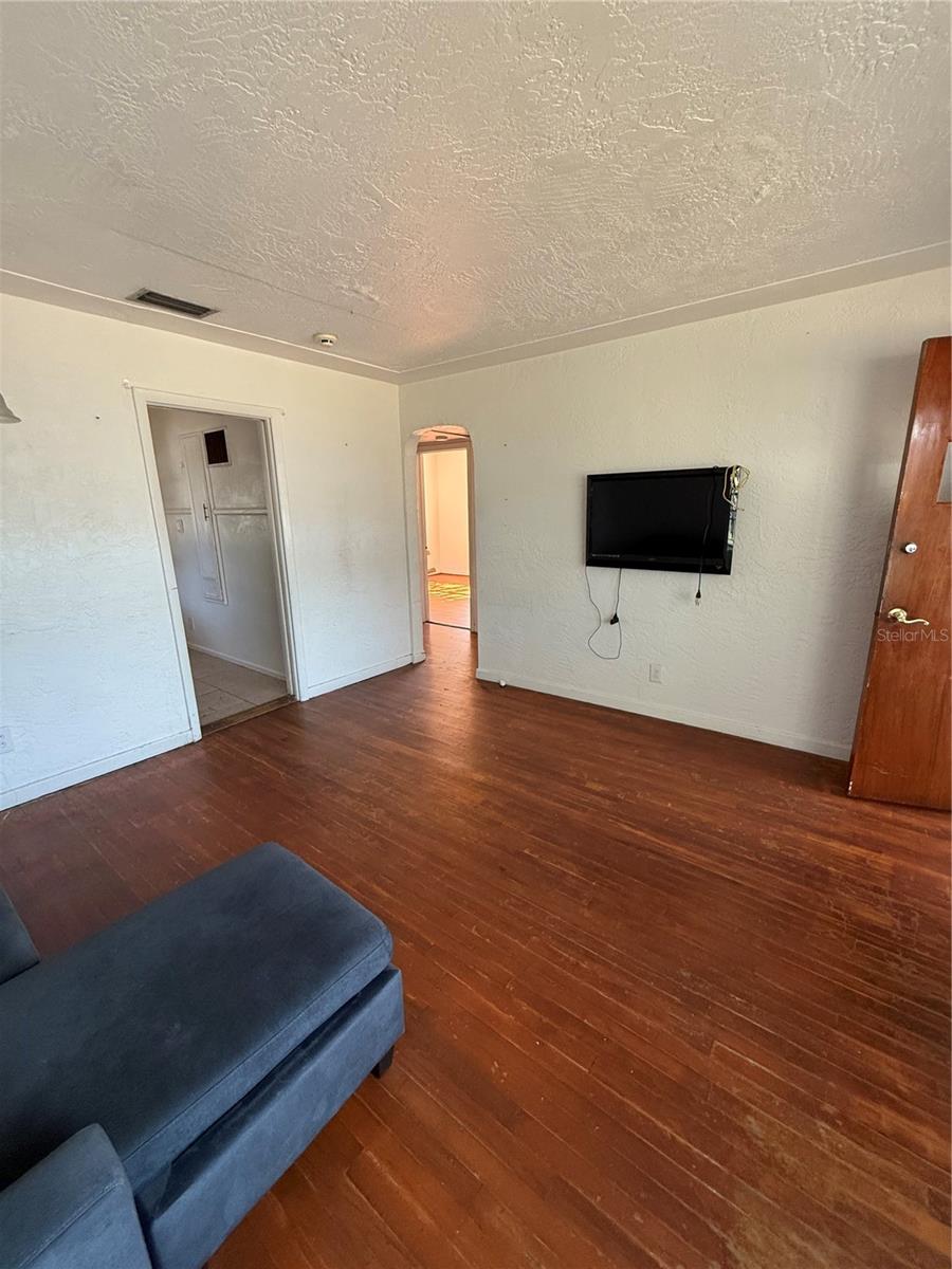 Image 2 of 16 For 2401 15th Avenue S