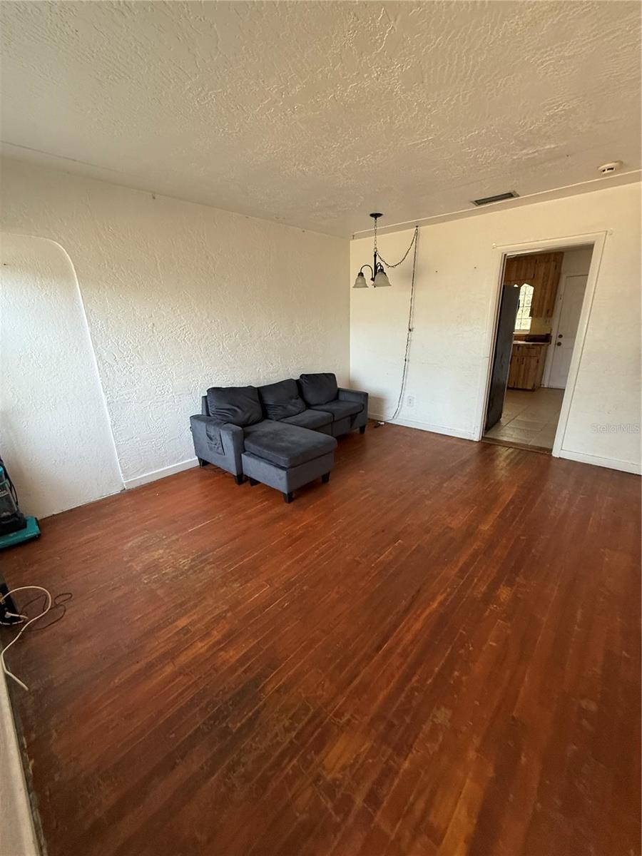 Image 4 of 16 For 2401 15th Avenue S