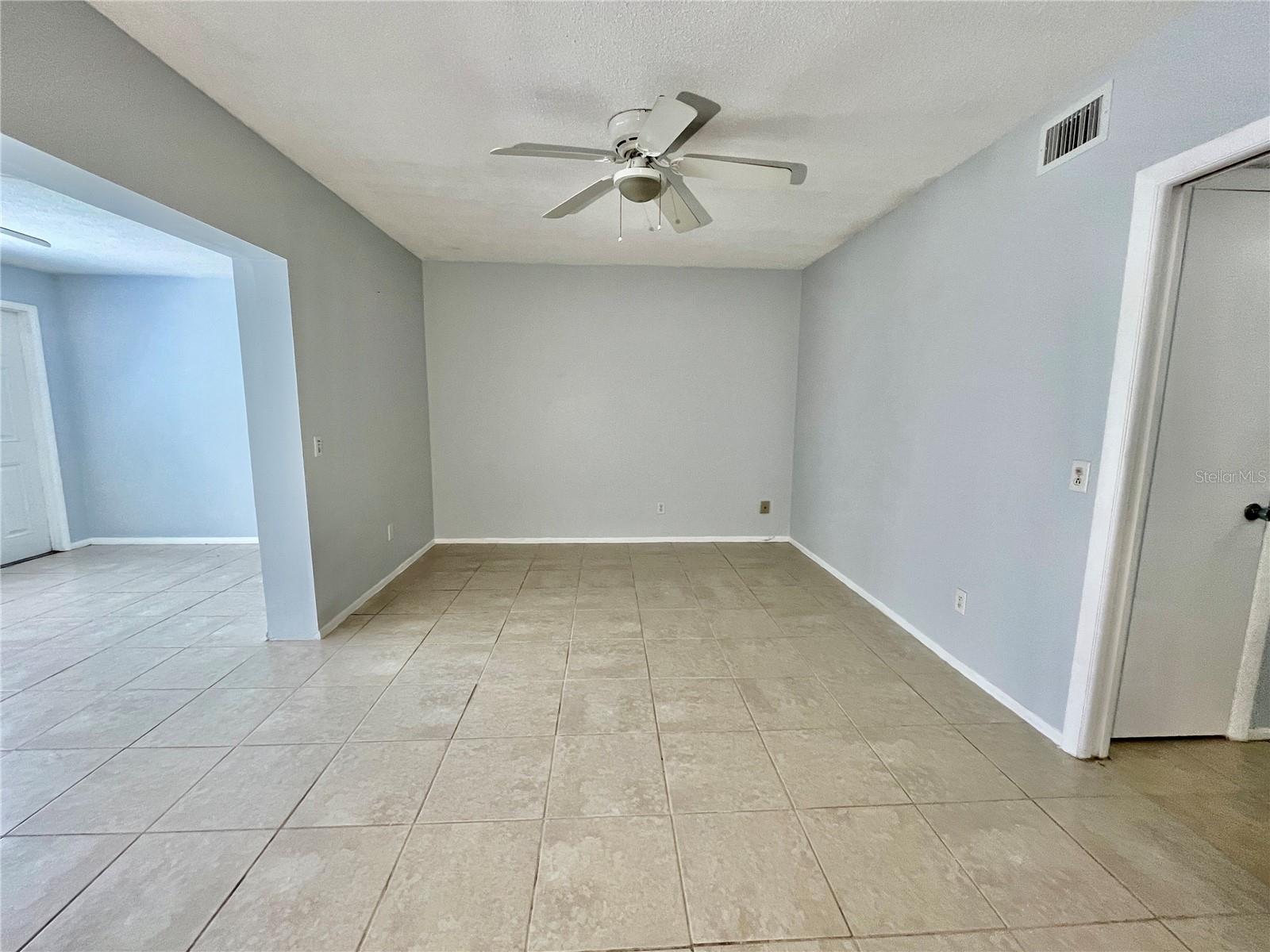 Image 16 of 44 For 2459 Columbia Drive 17