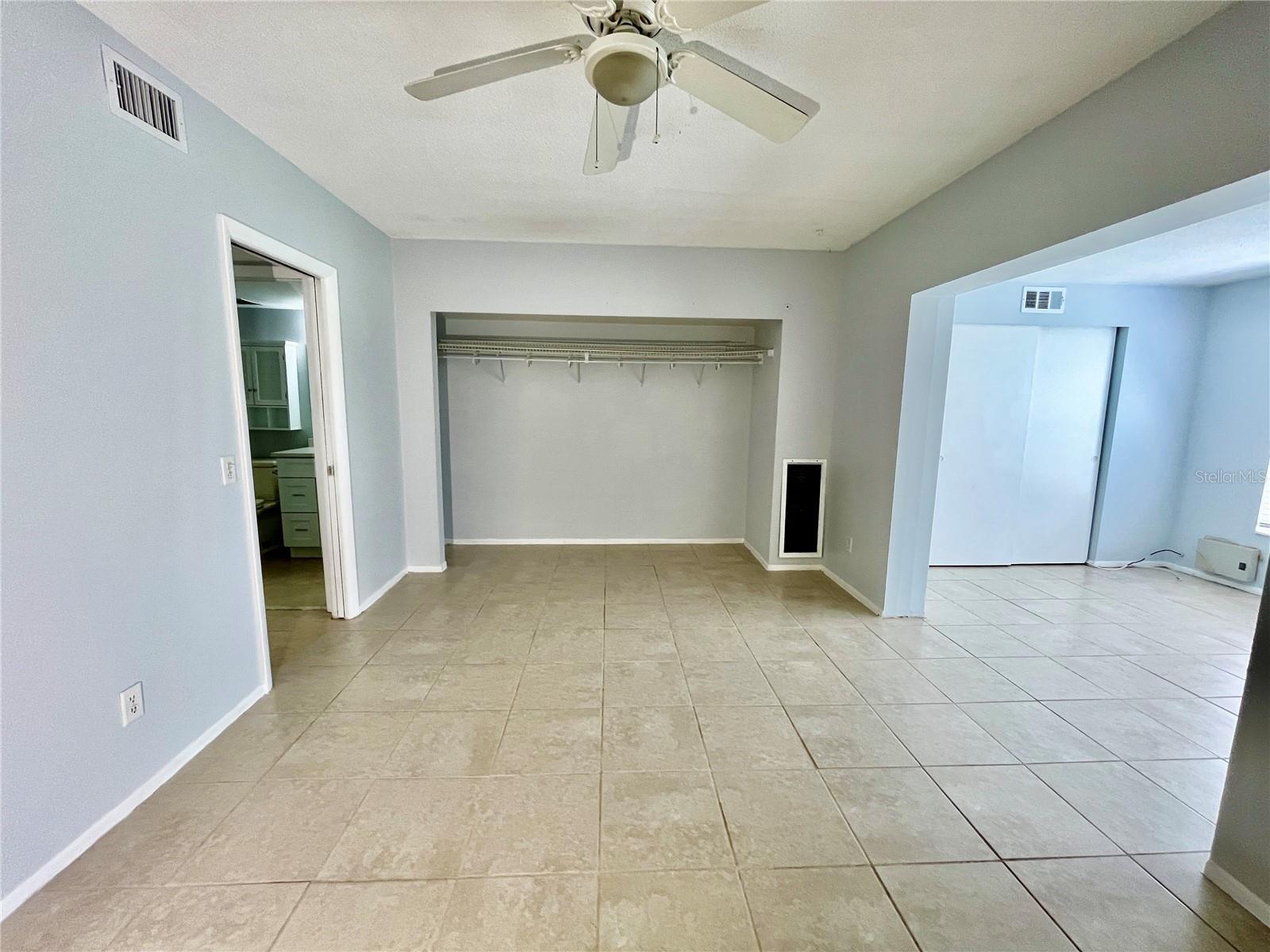 Image 17 of 44 For 2459 Columbia Drive 17