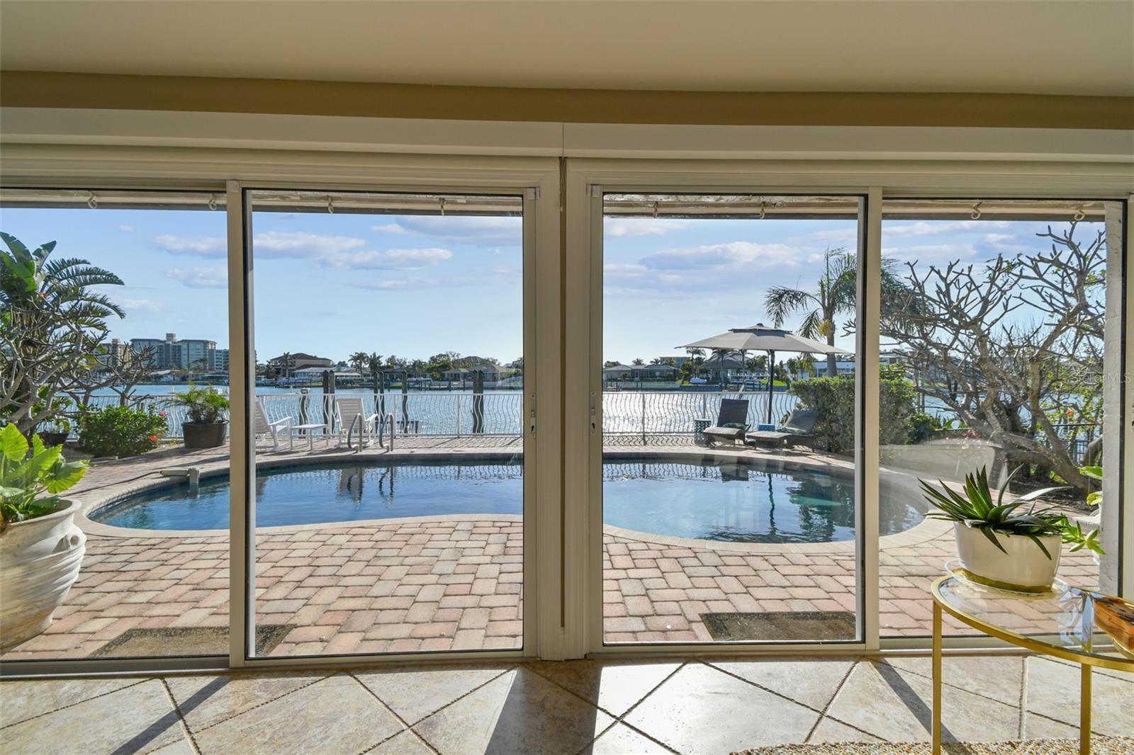 Image 13 of 49 For 854 Harbor Island