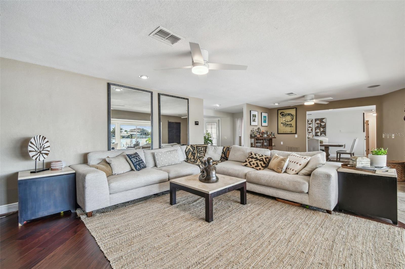 Image 41 of 49 For 854 Harbor Island
