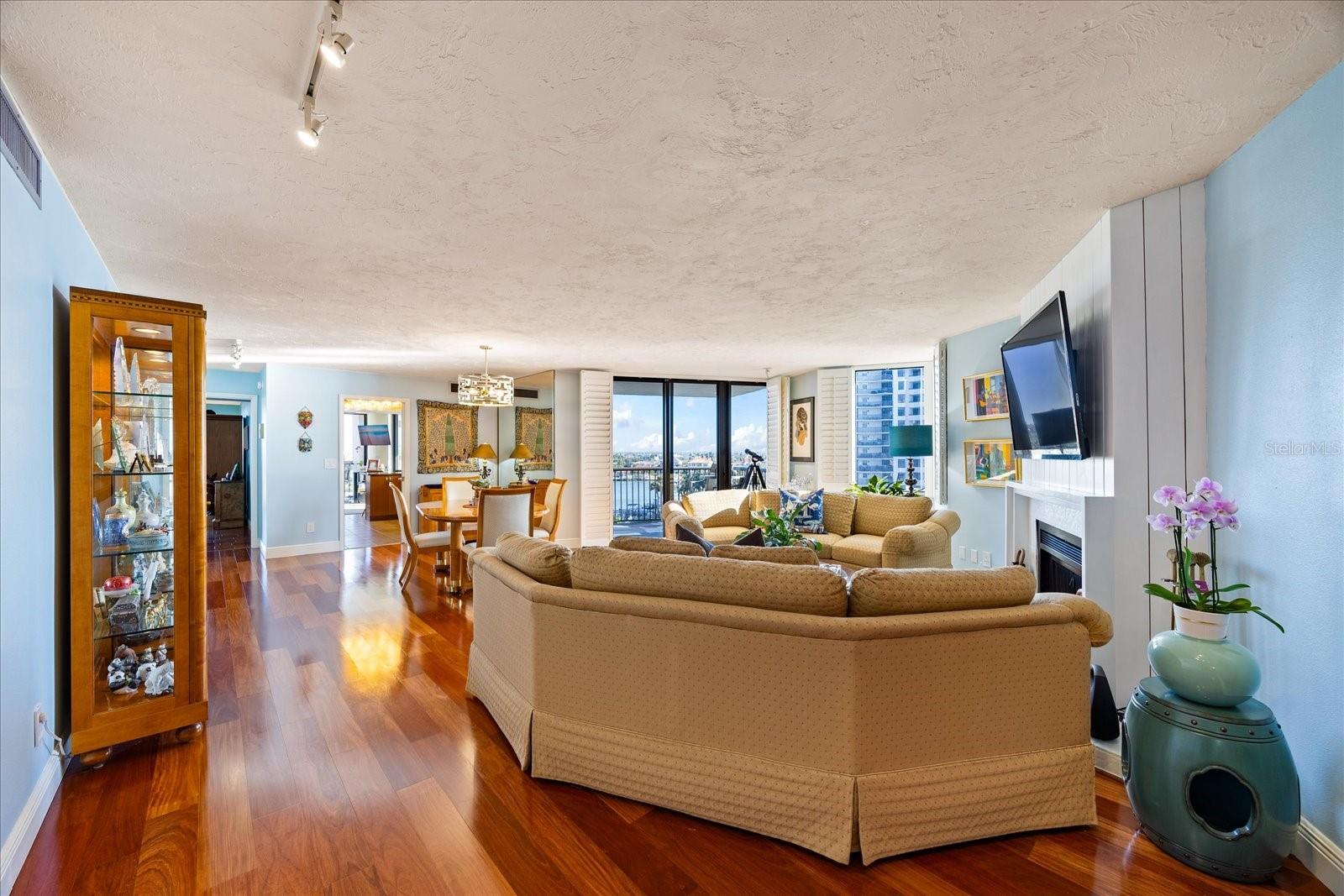 Image 21 of 71 For 1600 Gulf Boulevard 618