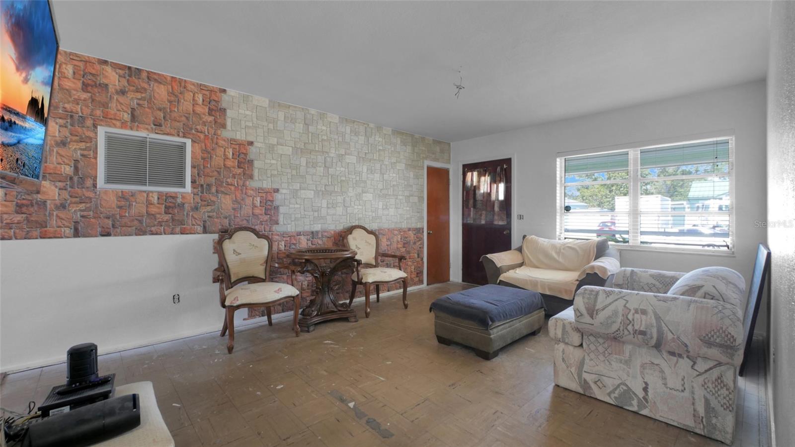 Image 6 of 17 For 5000 18th Avenue S