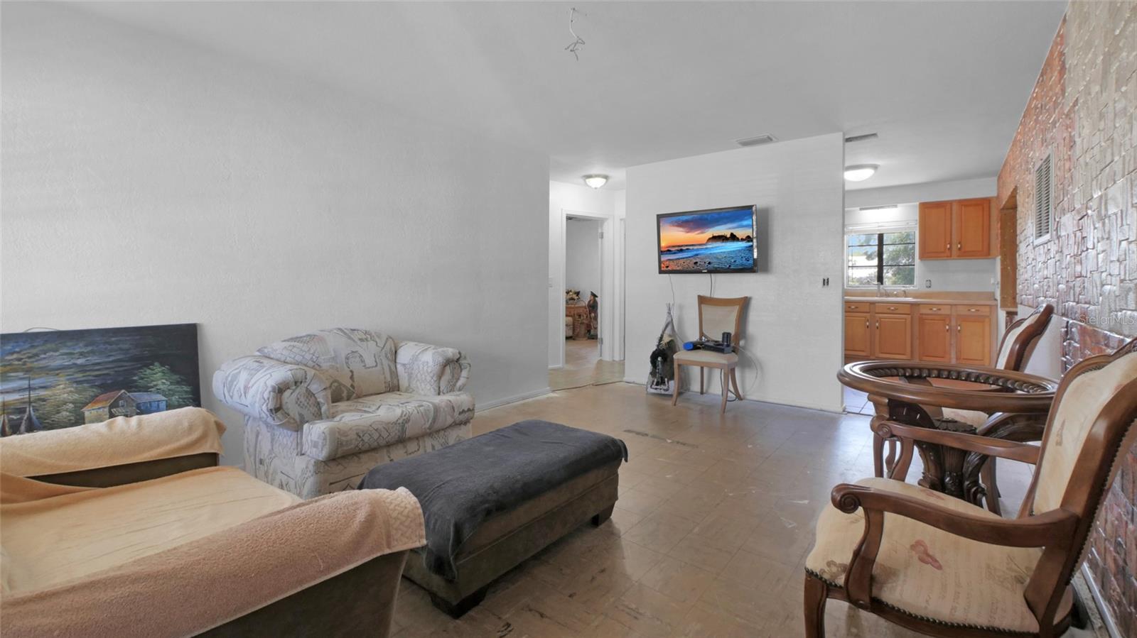 Image 7 of 17 For 5000 18th Avenue S