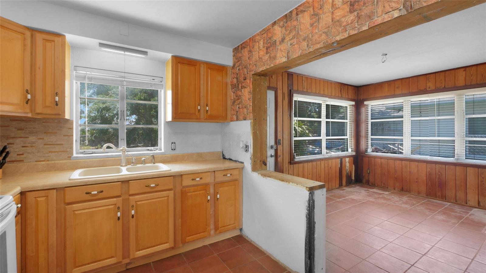 Image 8 of 17 For 5000 18th Avenue S