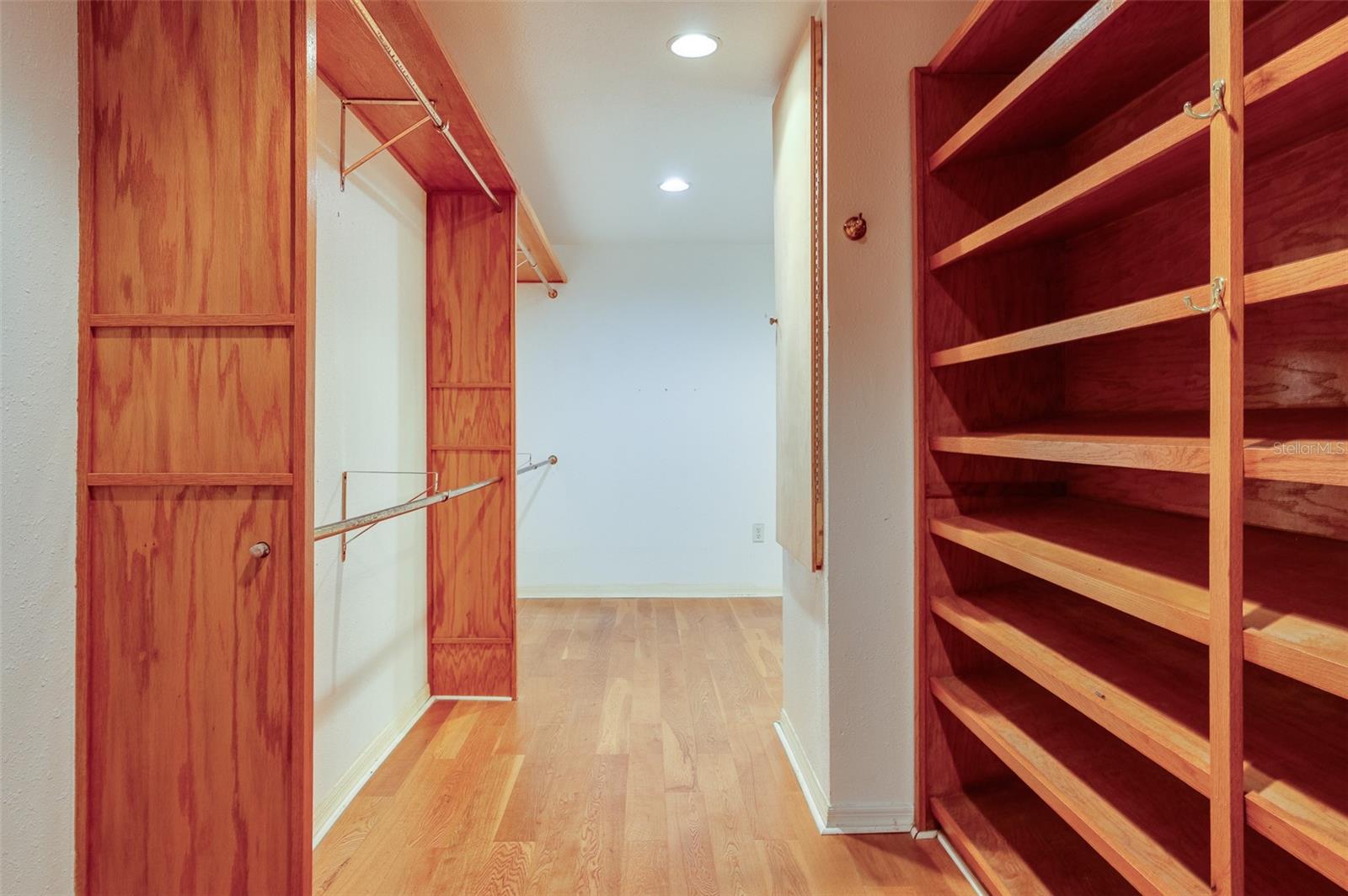 Image 26 of 48 For 8515 Merrimoor Boulevard