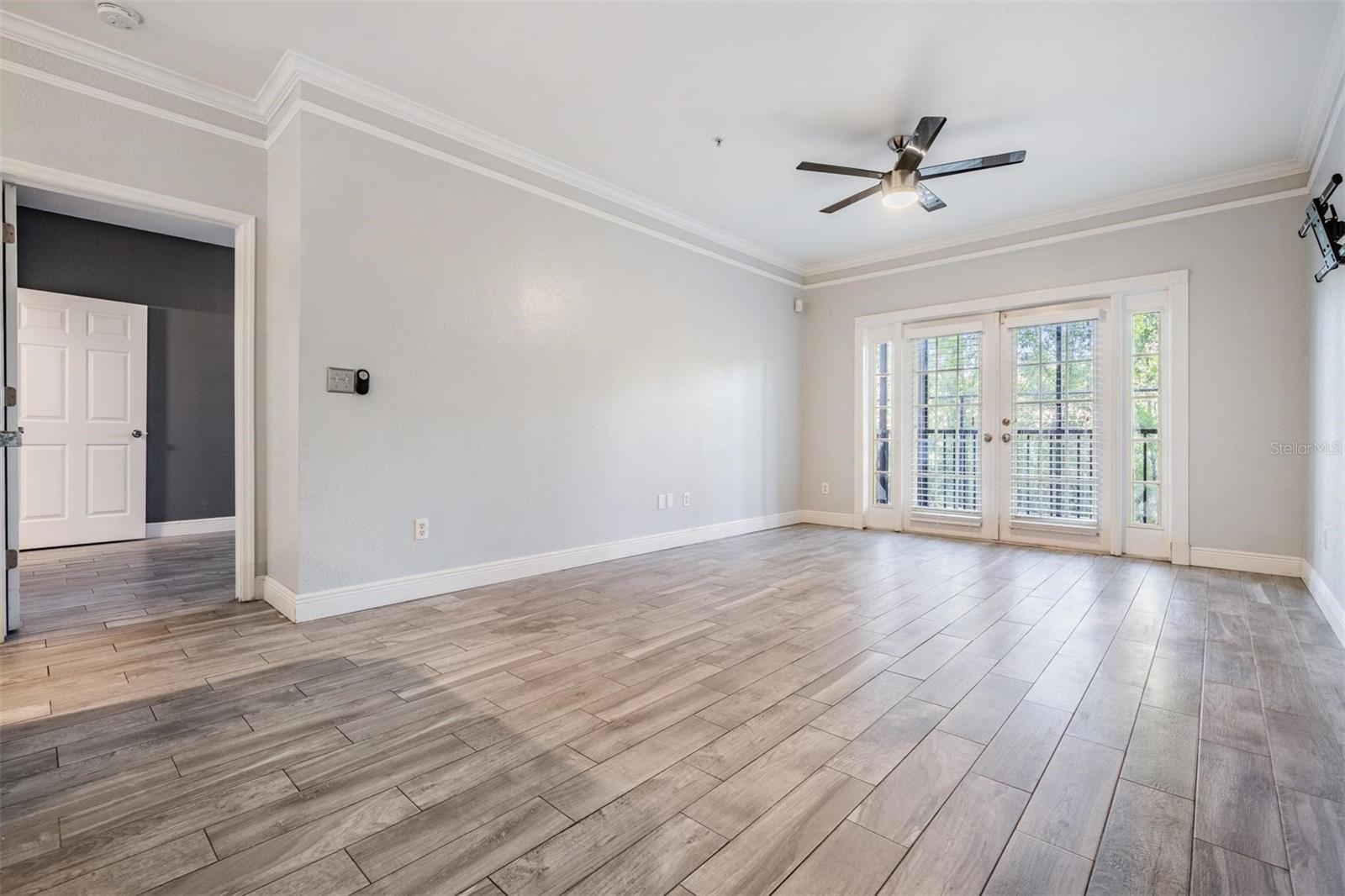 Image 26 of 60 For 4306 Bayside Village Drive 104