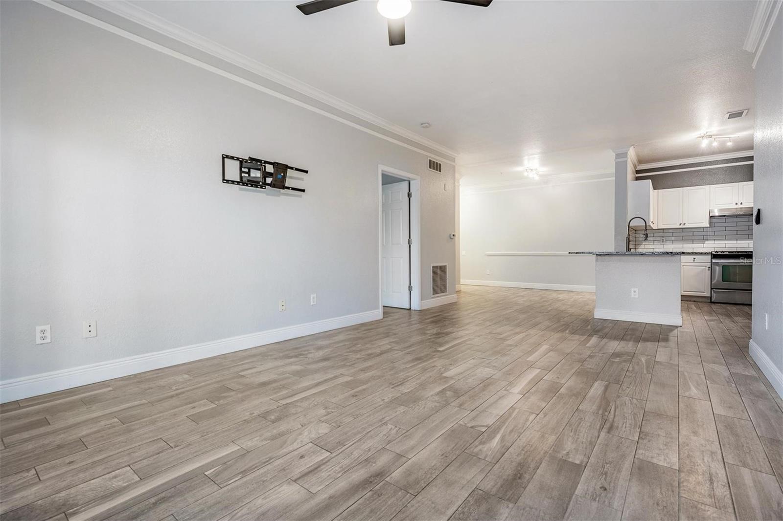 Image 27 of 60 For 4306 Bayside Village Drive 104