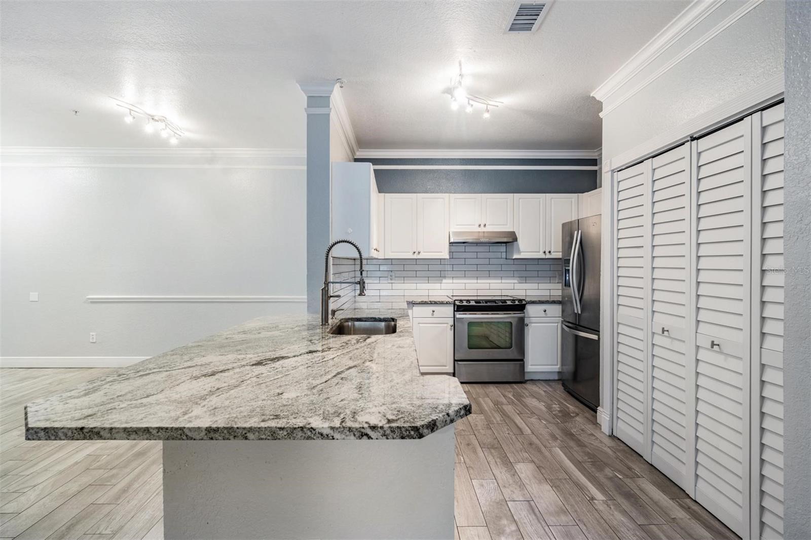 Image 32 of 60 For 4306 Bayside Village Drive 104