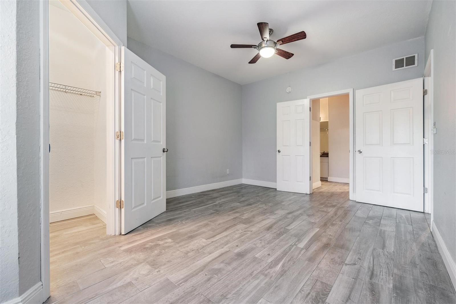 Image 41 of 60 For 4306 Bayside Village Drive 104
