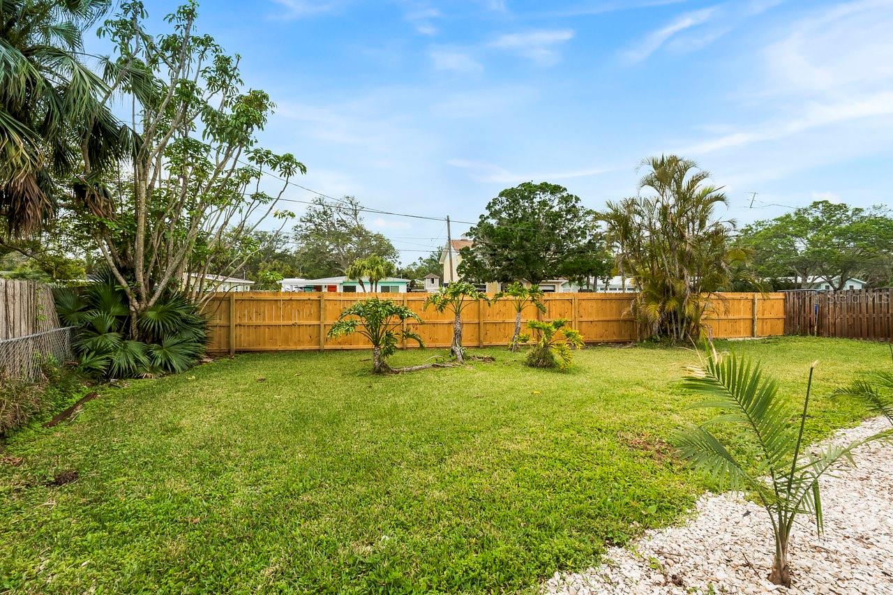 Image 39 of 42 For 1886 San Mateo Drive