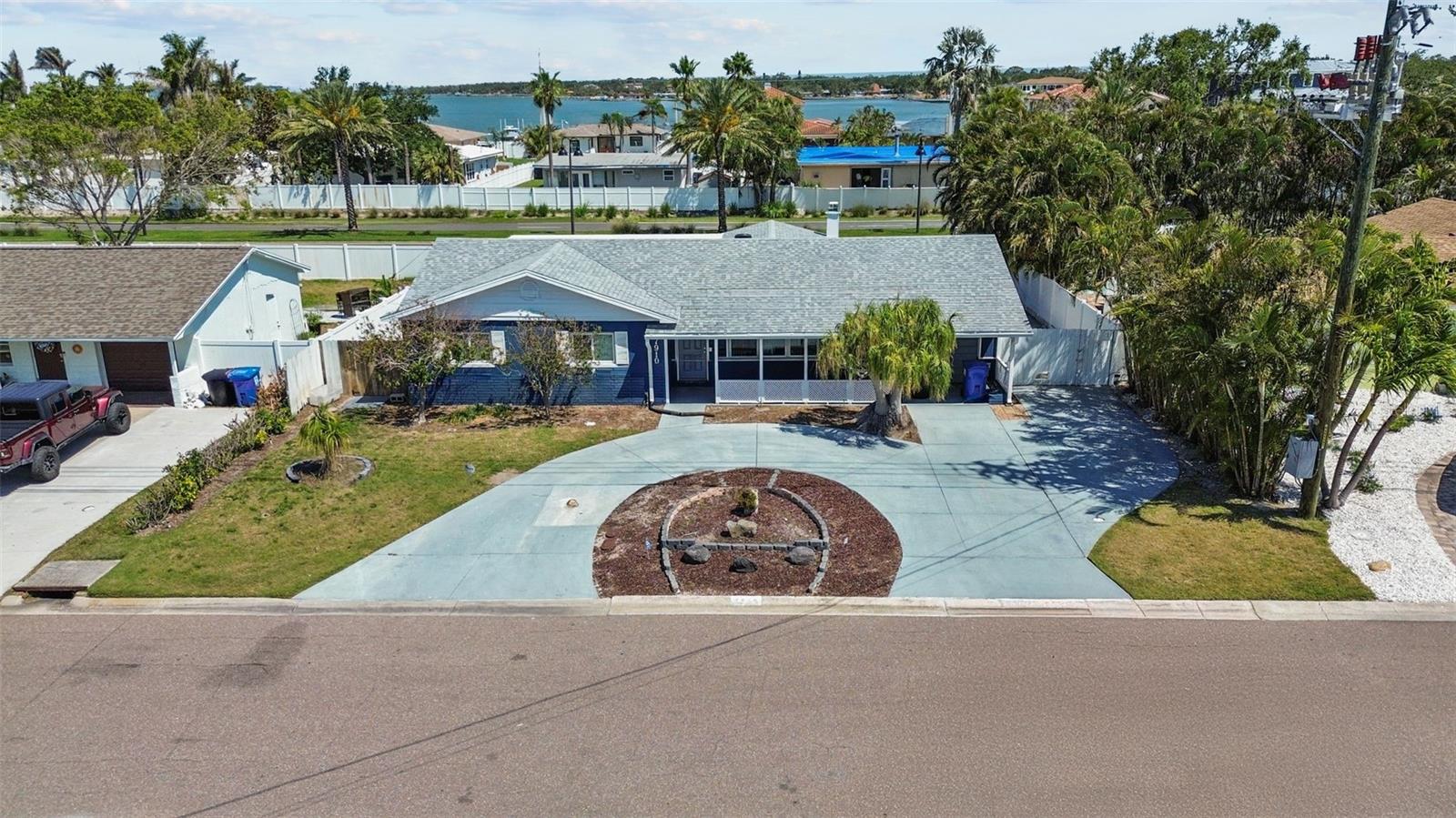 Image 14 of 18 For 7919 Causeway Boulevard S
