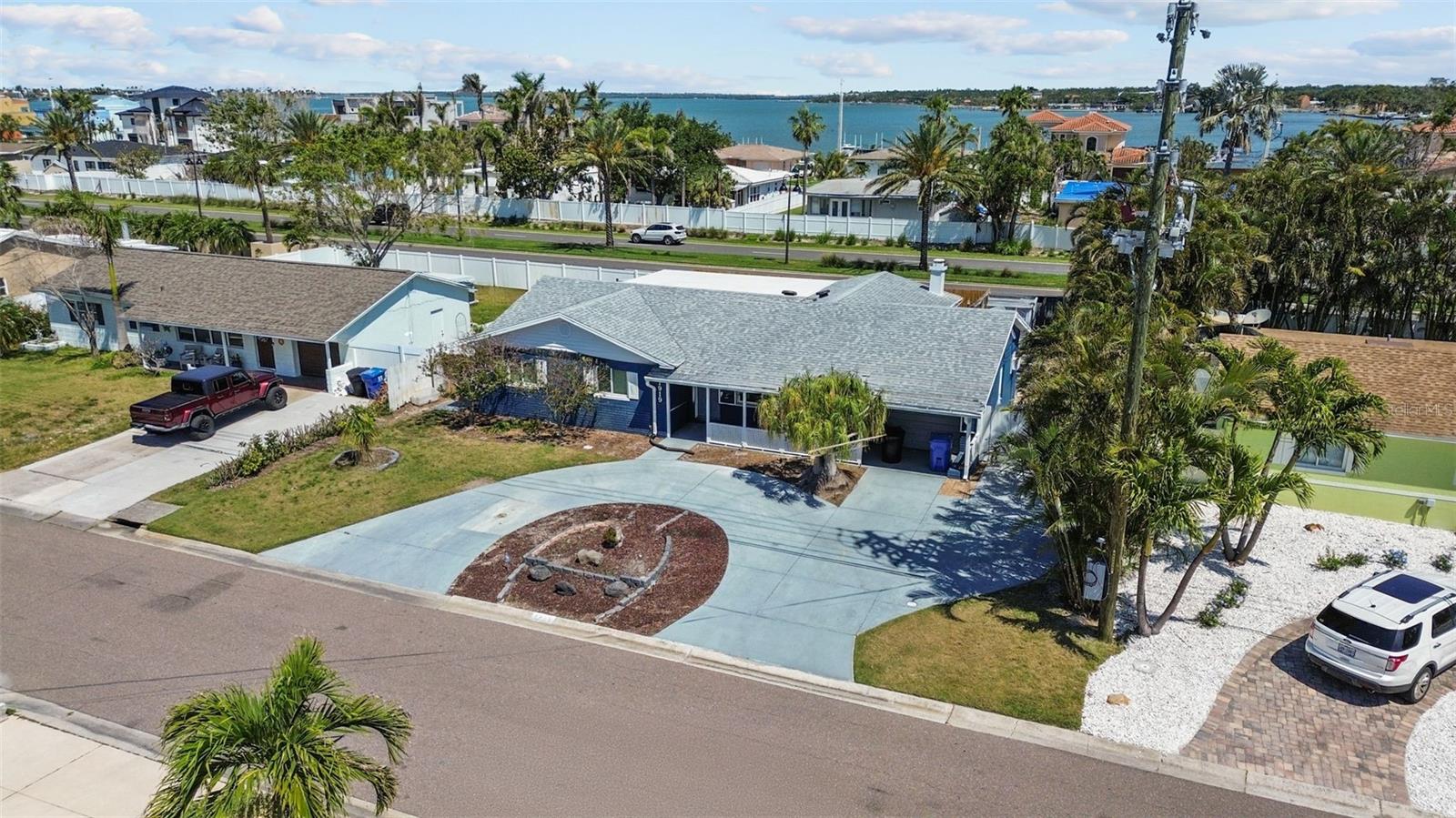 Image 15 of 18 For 7919 Causeway Boulevard S