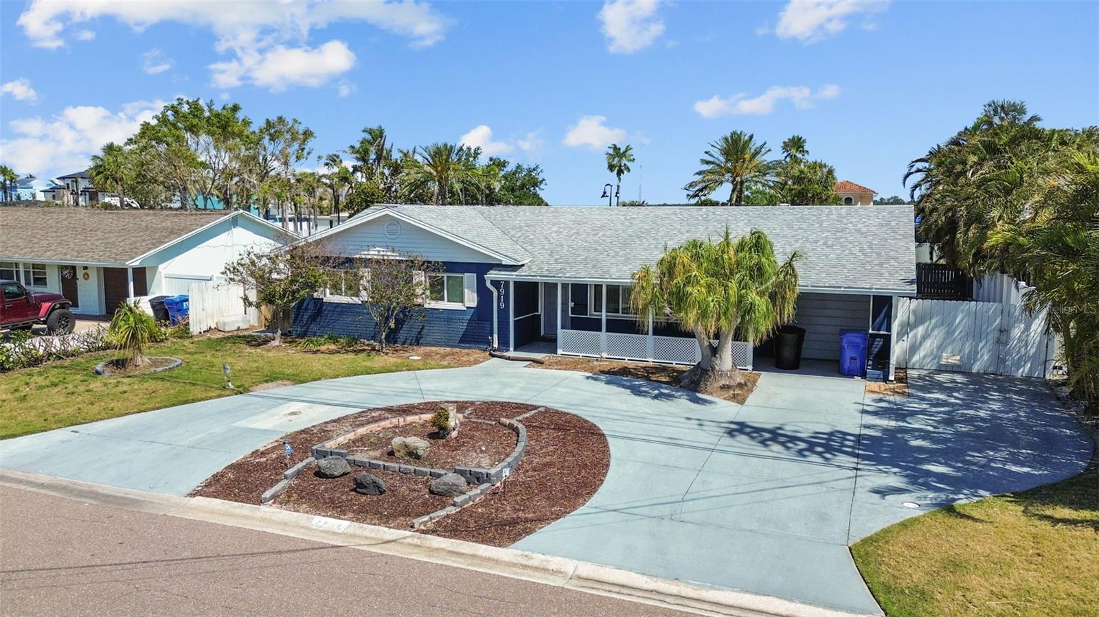 Image 3 of 18 For 7919 Causeway Boulevard S