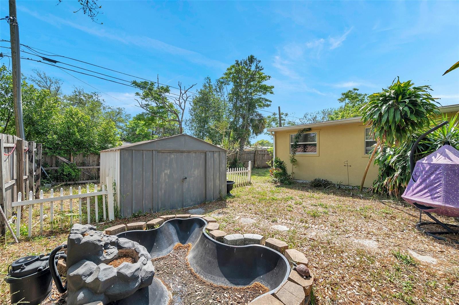 Listing photo id 8 for 8844 Mike Street